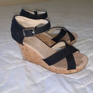 Toms Sienna black canvas cork wedge sandals size 7